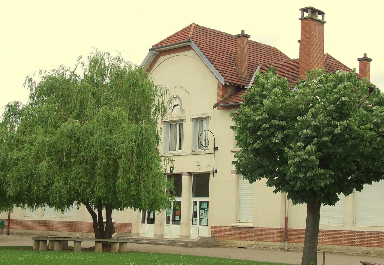 l'école de garçons et le collège Paul-Fourrey,