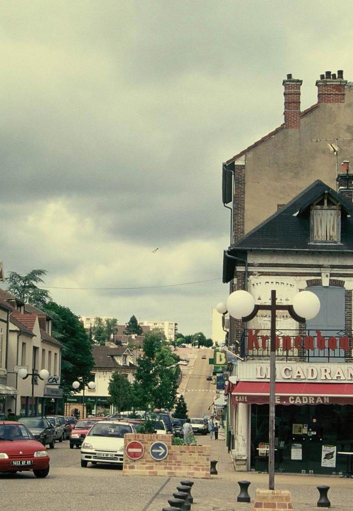 l'avenue de la gare