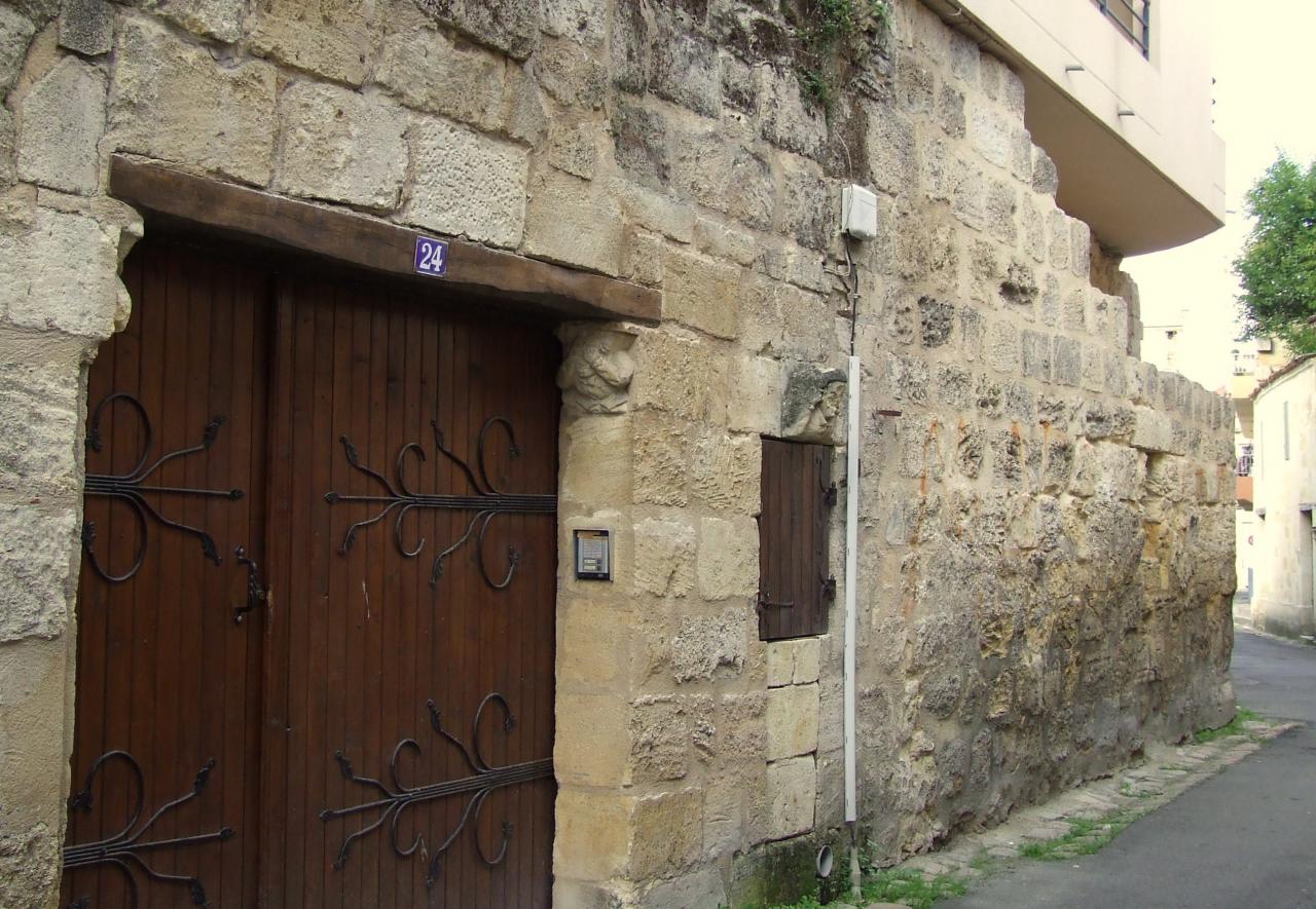 anciens remparts rue des Murs