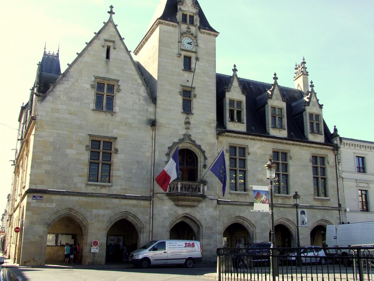 l'Hôtel de Ville