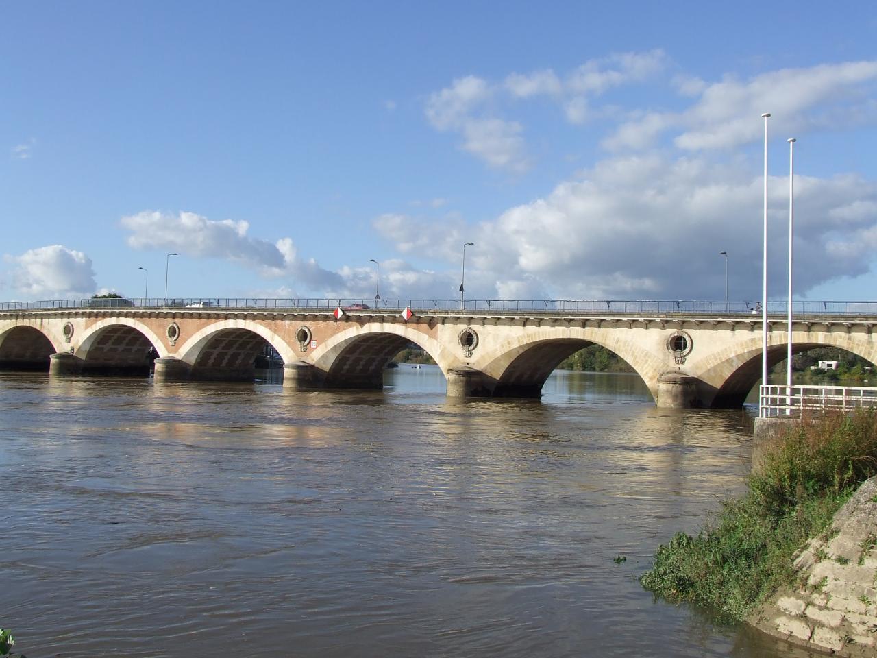 le pont sur la Dordogne