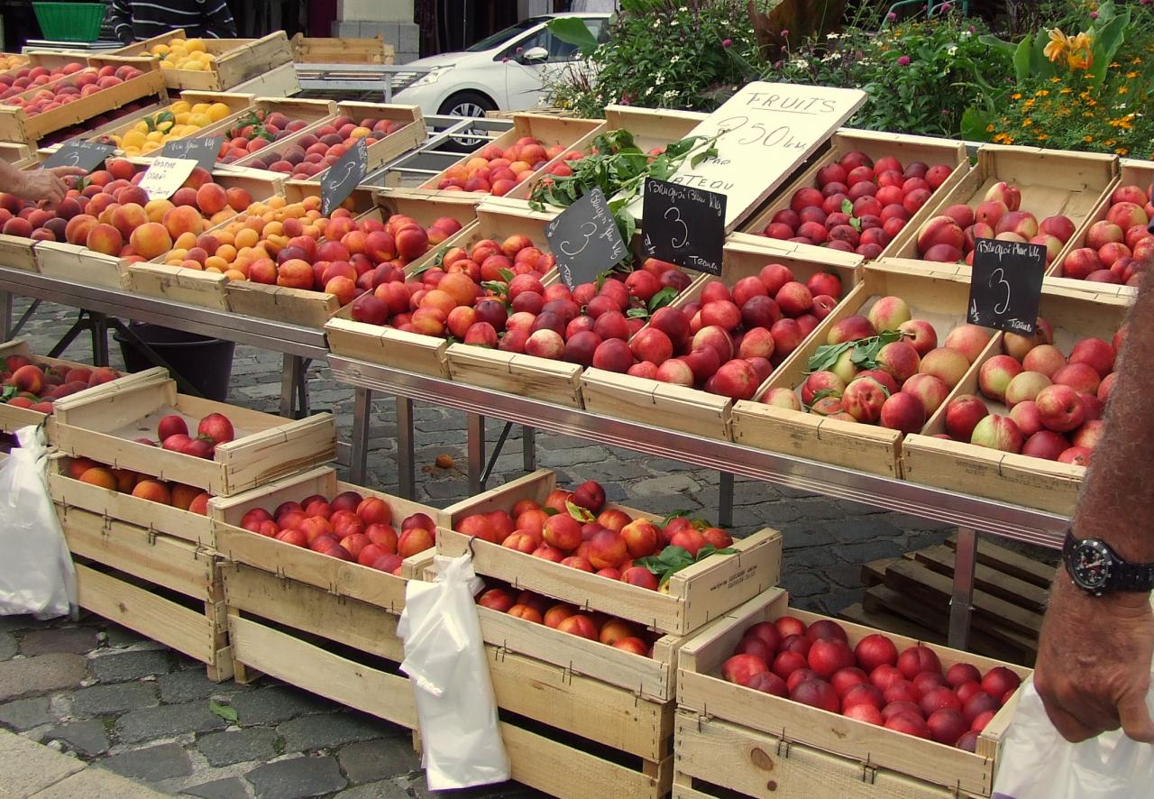 pommes, poires et fruits rouges