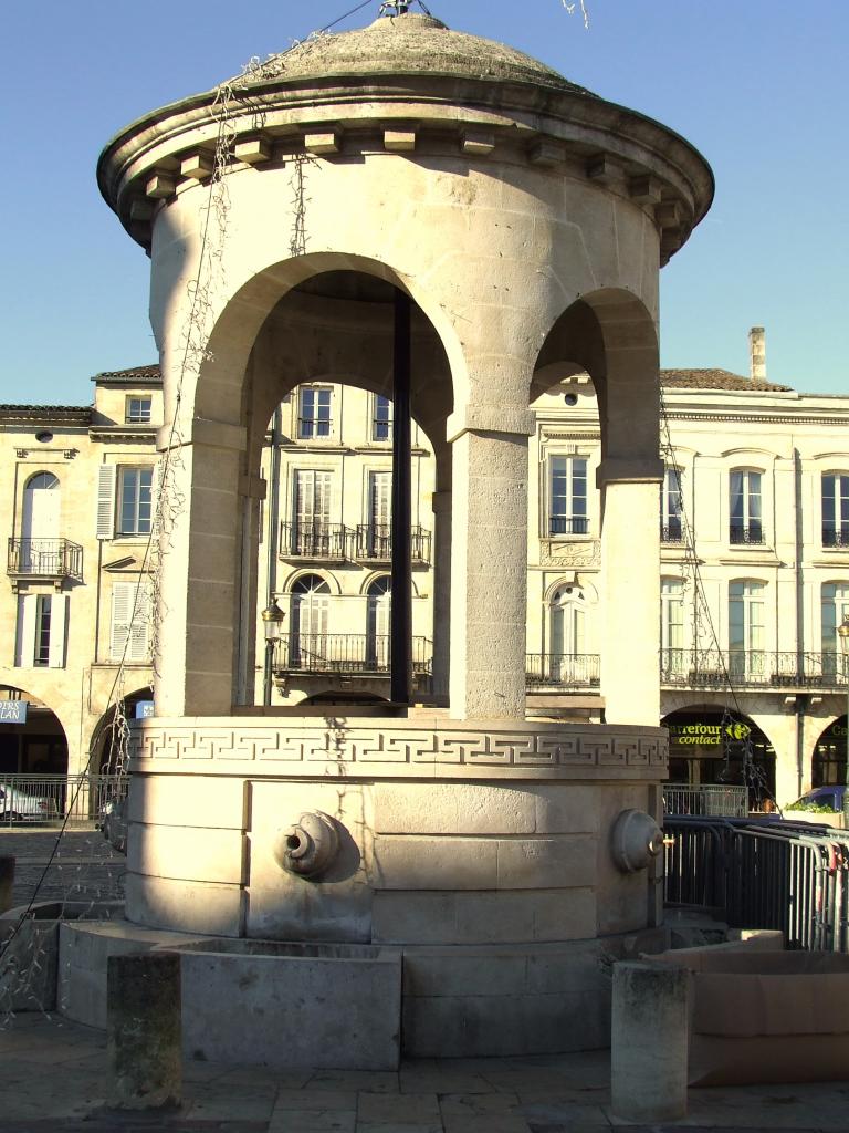 place Abel-Surchamp, la fontaine